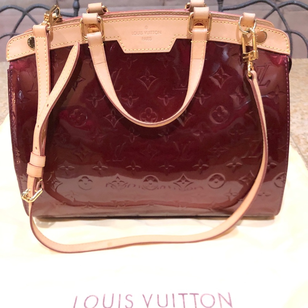 AUTHENTIC LOUIS VUITTON PURSE AND WALLET